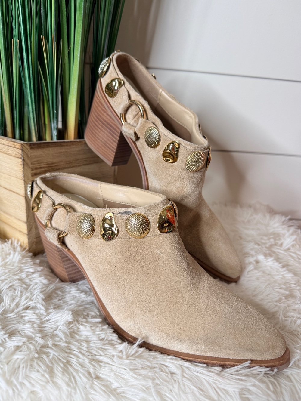 Dolce Vita Kanyon Suede Pointed Toe Western Embellished Mule Heels Tan Size 8.5 - Picture 2 of 12